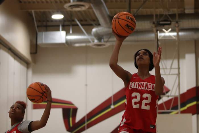 Etiwanda girls Mykelle Richards feature photos by John Murphy March 2023031020233079